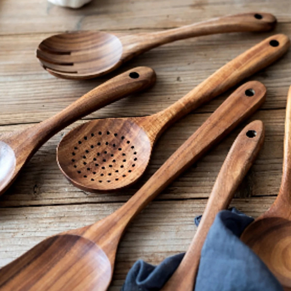 Wooden kitchen utensil spoon set